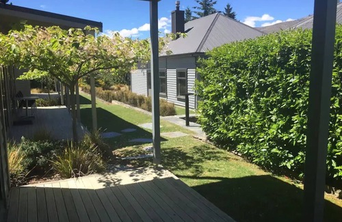 Cardrona Cabaña | Cozy 3 Bedroom Cottage with Pool