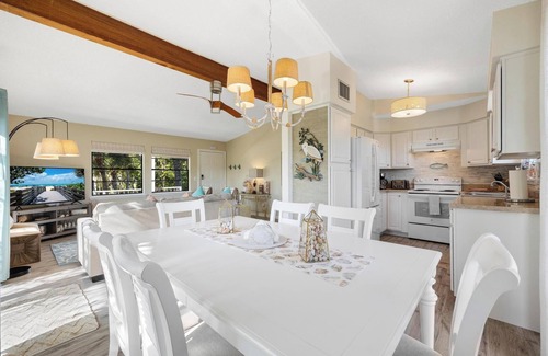Sanibel Cabaña | Cozy 3-bedroom cottage in beautiful Sanibel with AC, WiFi, and private deck