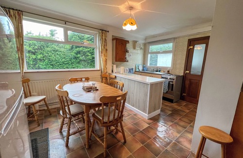 Sligo Casa | Cozy 3 Bedroom Cottage with Scenic Ocean and Mountain Views