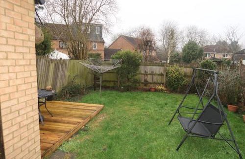 Bletchley Casa | Cozy 3 Bedroom Home with Garden & Free Parking - Milton Keynes