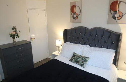 Bletchley Casa | Cozy 3 Bedroom Home with Garden & Free Parking - Milton Keynes