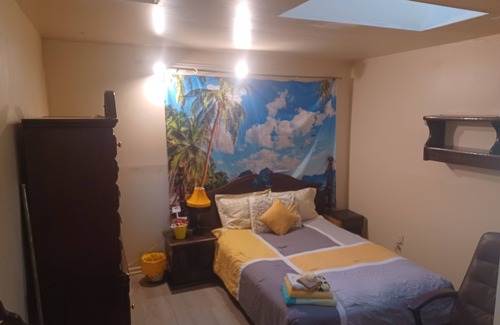 Lomita Cabina | Cozy 3-bedroom hand crafted cabin in charming Lomita WiFi fully fenced yard