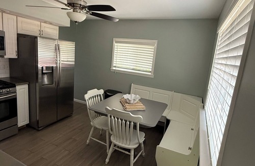 Michigan City Casa | Cozy 3 bedroom home, minutes to the beach, outlets, casino and dining.