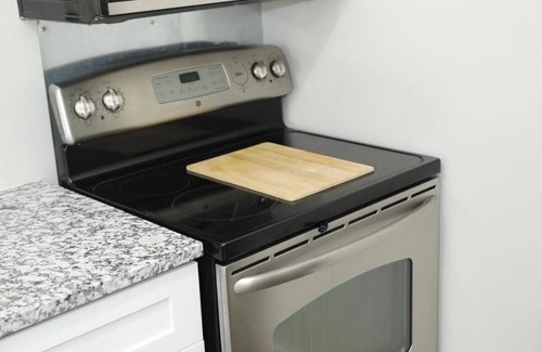 Winston - Salem Casa | Cozy 3-bedroom house in welcoming Winston-Salem with Alarm System
