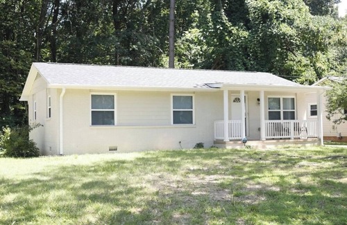 Winston - Salem Casa | Cozy 3-bedroom house in welcoming Winston-Salem with Alarm System