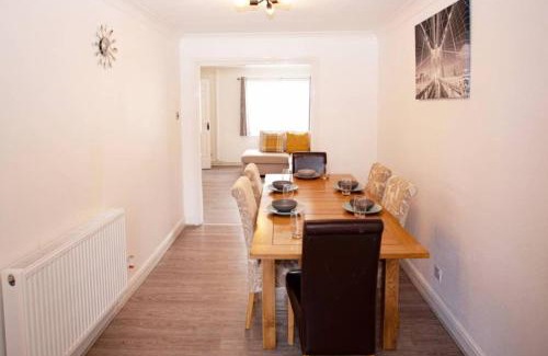 Toddington Casa | Cozy 3-Bedroom Home in Luton