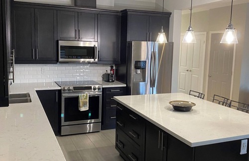 Barrie Casa | Cozy 3 bedroom home perfect for small gatherings
