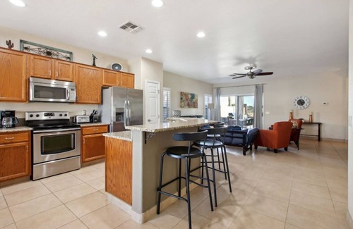 Coldwater Springs Casa | Cozy 3 bedroom home with private heated pool on a golf course with mountain view