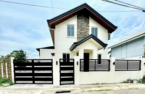 Santo Tomas Casa | Cozy 3-bedroom house with a Mountain View in Santo Tomas