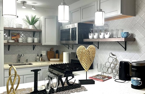 Katy Casa | Cozy 3-bedroom house in Old Katy Town