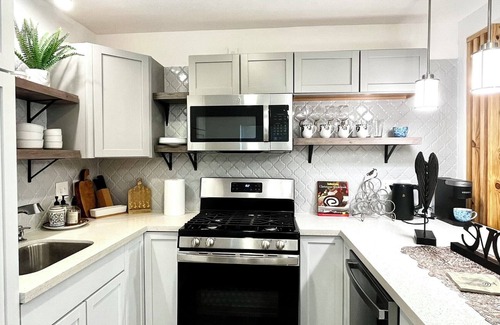 Katy Casa | Cozy 3-bedroom house in Old Katy Town