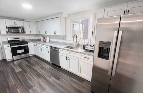 Homestead Casa | Cozy 3-bedroom house near Pittsburgh Waterfront Area
