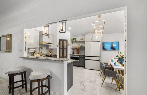 Southwest Arlington Casa | Cozy 3-bedroom house in welcoming Arlington with WiFi, AC