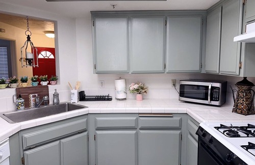 Silver Lakes Country Club Condominio | Cozy 3-bedroom Lakefront Condo Helendale