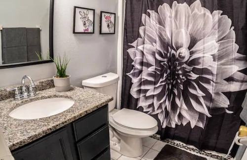 Campbell Casa | Cozy 3-Bedroom Retreat - Only 25 Mins from Disney!