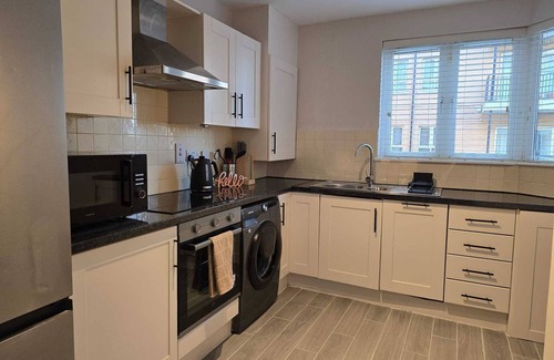 Ongar Casa | Cozy 3-bedroom terrace house, in a safe and peaceful neighborhood for families.