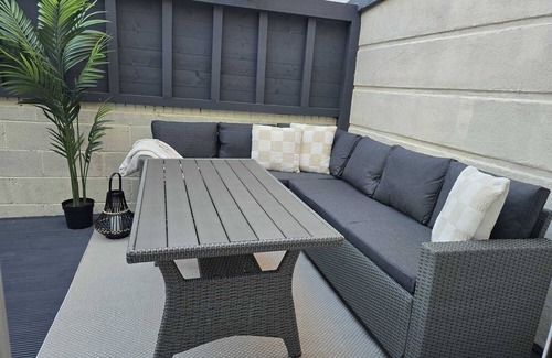 Ongar Casa | Cozy 3-bedroom terrace house, in a safe and peaceful neighborhood for families.