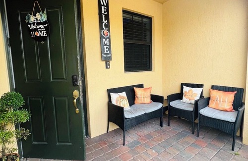 Homestead Casa | Cozy 3-bedroom townhome inHomestead , near Keys, with AC, full kitchen , WiFi