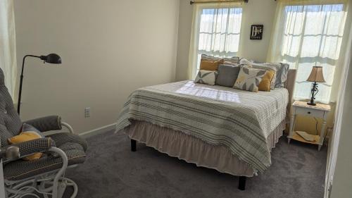 Southeast Raleigh Casa | Cozy 3 Bedroom townhouse exquisite