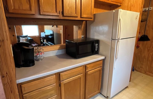 Somerville Cabina | Cozy 3-bedroom with 2 full bath cabin at Lake Somerville- Birch Creek