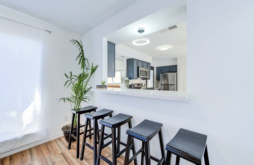 Clodine Casa | Cozy 3 bedrooms home with a fireplace.