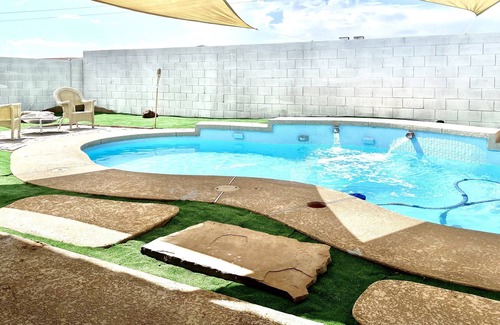 East Mesa Casa | Cozy 3 Br 2 Bath Mesa Home w/ Beautiful Pool and a Pool Table!