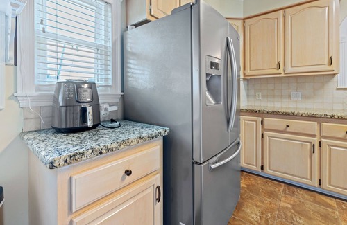 Lake Charles Casa | Cozy 3 BR Riverfront home in Westlake just minutes from downtown Lake Charles