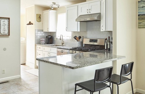 Independence Casa | Cozy 3bdr Home/Centrally located for KC Visitors/Families