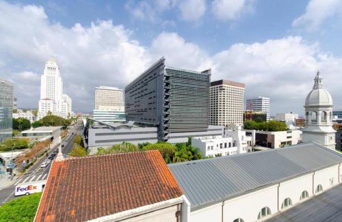 Little Tokyo Apartamento | Cozy 3bed Condo with balcony & a rooftop pool