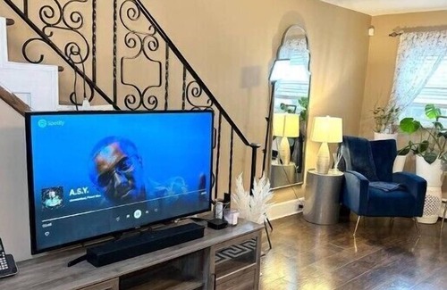 Yeadon Casa | Cozy 3BR 15 mins from Center City, PHL Airport, UPenn and Stadiums.