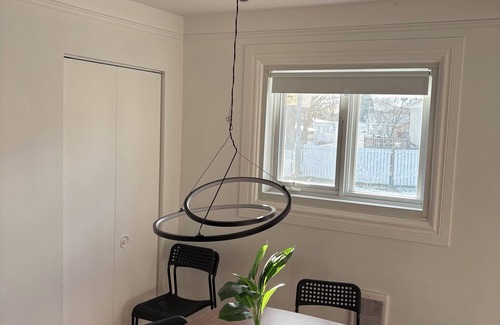 Longueuil Apartamento | Cozy 3BR Apt. | Close to Subway & Good Walkability