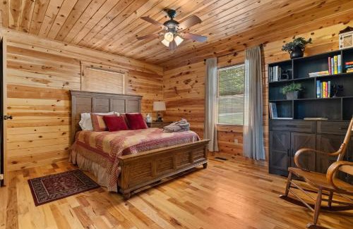 Sparta Casa | Cozy 3BR Bloff Hytte with Mountain Views and BBQ