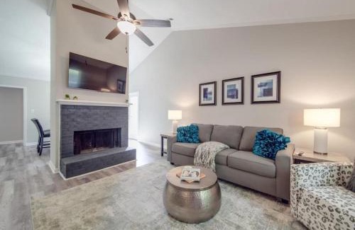 Biddleville Casa | Cozy 3BR Bungalow - City Views - Firepit -Football