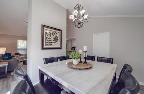 Biddleville Casa | Cozy 3BR Bungalow - City Views - Firepit -Football