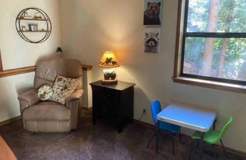 Lake Arrowhead Casa | Cozy 3BR Dog-Friendly Cabin