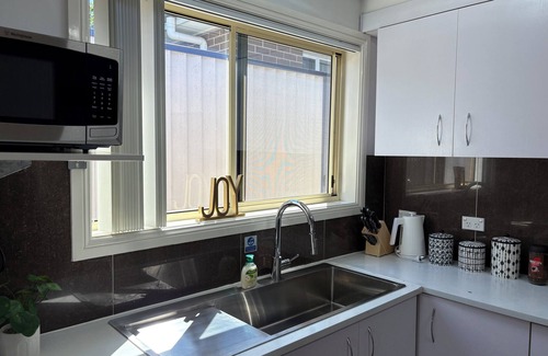 Fairfield Heights Casa | Cozy 3 bedrooms with free parking-lockable front gate