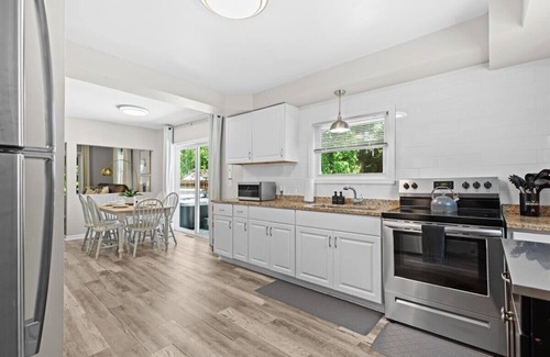 Anchorville Casa | Cozy 3BR Getaway with Hot Tub, Firepit & BBQ