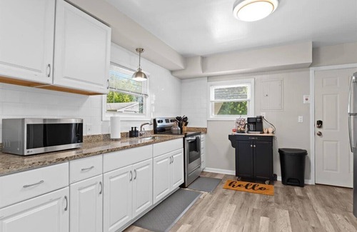 Anchorville Casa | Cozy 3BR Getaway with Hot Tub, Firepit & BBQ