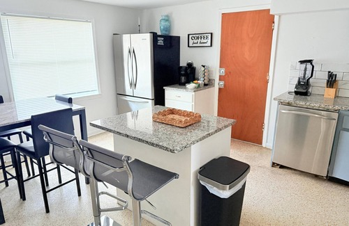 Westside Casa | Charming 3-Bedroom Home in Peaceful Jacksonville-Perfect for Families &Travelers