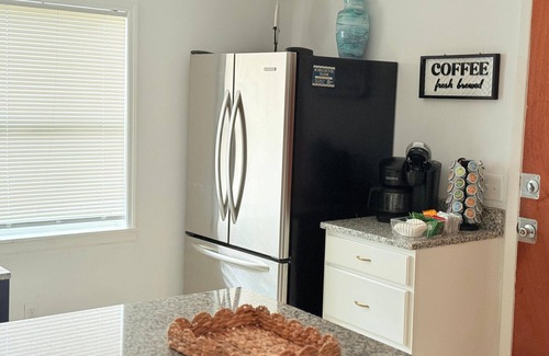 Westside Casa | Charming 3-Bedroom Home in Peaceful Jacksonville-Perfect for Families &Travelers