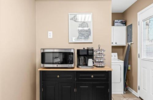 Hazel Park Apartamento | Cozy 3BR Home Friendly City of Hazel Park