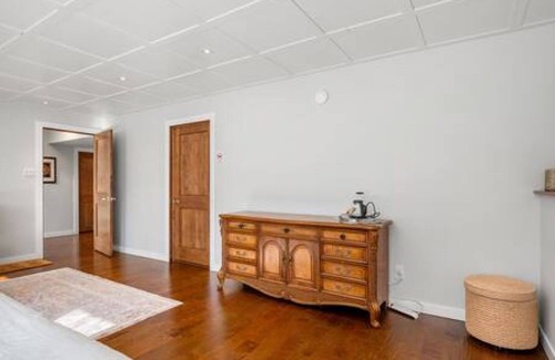 Kelvin Grove Casa | Cozy 3BR Home,Huge Backyard in Quiet Neighbourhood