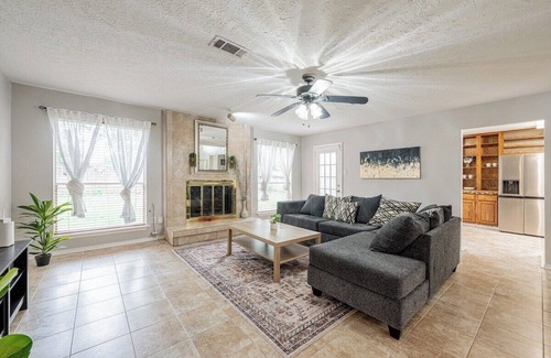 Houston Casa | Cozy 3BR Home near Airport