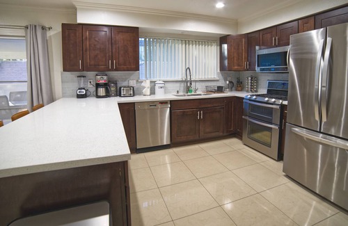 Rainbow Park Casa | Cozy 3BR home w/ pool