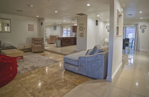 Rainbow Park Casa | Cozy 3BR home w/ pool
