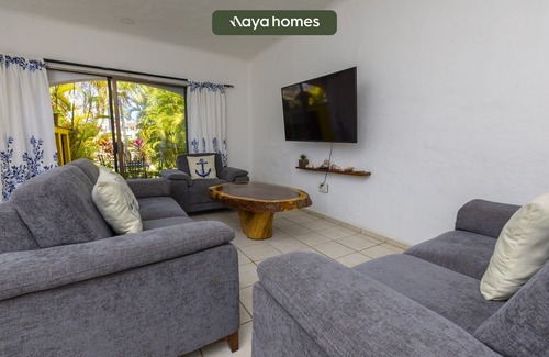 Isla Iguana Casa | Cozy 3BR House | Ocean Front | Pool | Marina