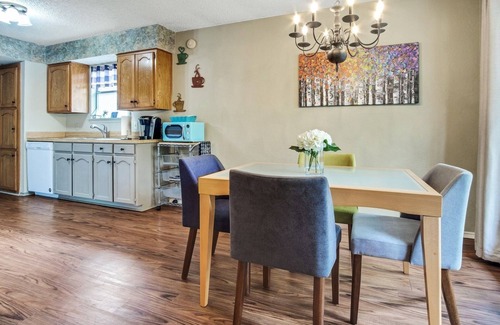 Southwest Arlington Casa | Cozy 3BR Kid & Dog Friendly Home In Central Location! by RedAwning