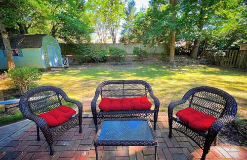 East Memphis Casa | Cozy 3BR Memphis Stay, Pet Friendly BBQ & Games
