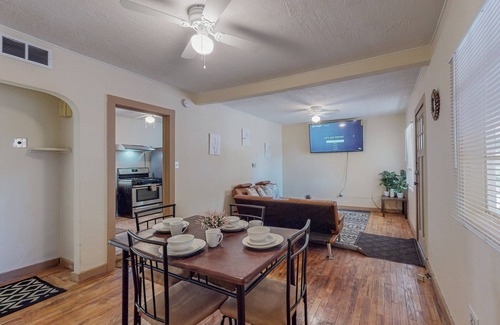Albuquerque Casa | Cozy 3BR Modern Casita in Albuquerque w/ Wifi & Parking