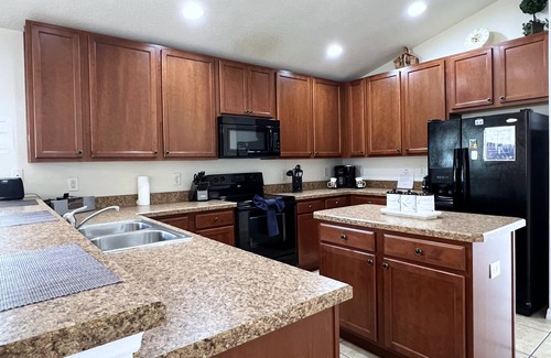 Veranda Palms Casa | Cozy 4 Bed 3 Bath Pool Home with Game Room-4450NP
